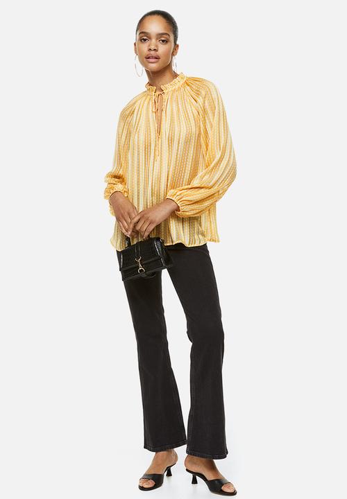 H&M - Frill-trimmed crêpe blouse - yellow/patterned 