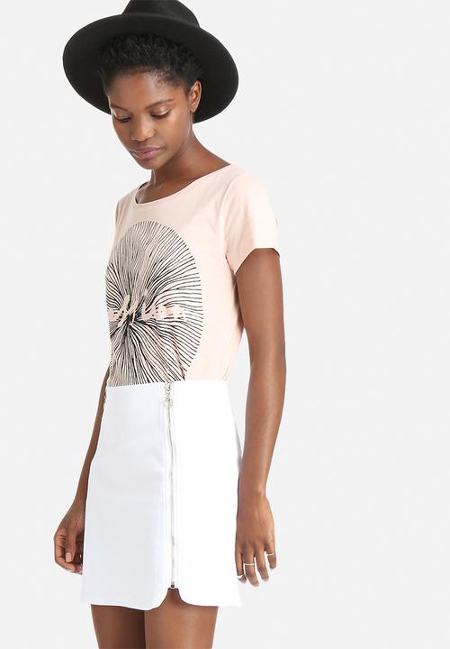 Jacqueline de Yong - Chicago Tee