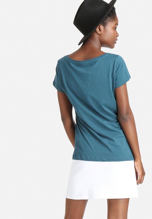 Jacqueline de Yong - Chicago Tee