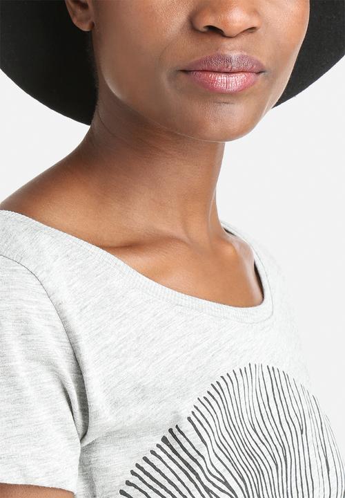 Jacqueline de Yong - Chicago Tee