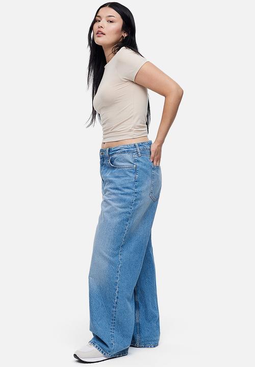 H&M - Curvy fit wide regular jeans - light denim blue 