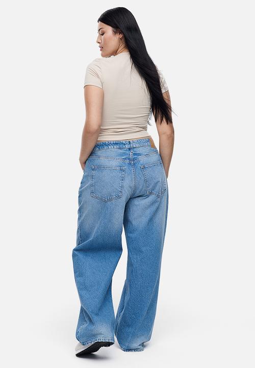 H&M - Curvy fit wide regular jeans - light denim blue 