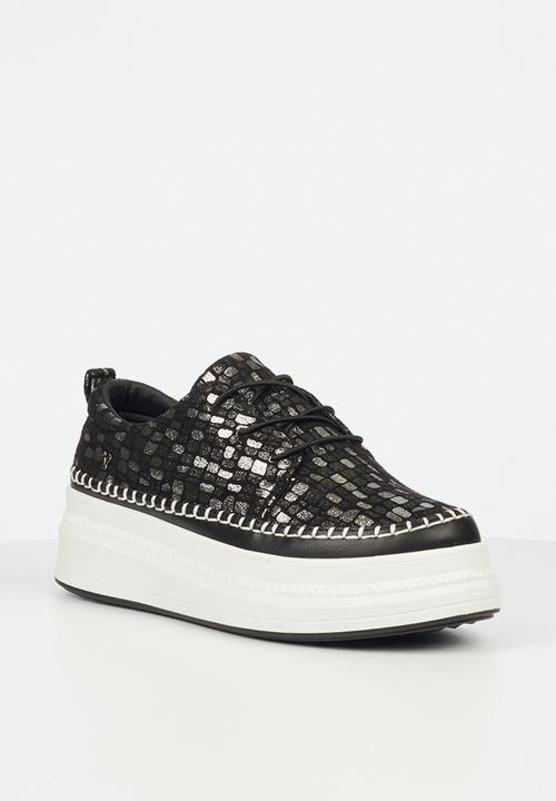Butterfly Feet - Senhora 9 brogue - black