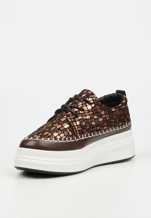 Butterfly Feet - Senhora 9 brogue - bronze