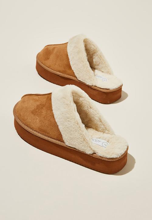 Cotton On - Body platform scuff - maple syrup