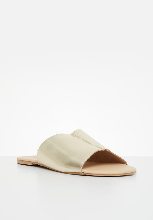 Superbalist - Vada slip on sandal - gold