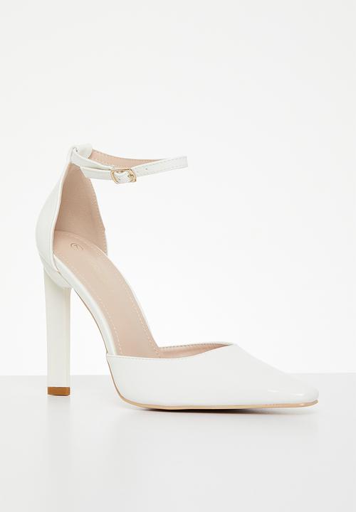 Miss Black - Class 1 court heel - white