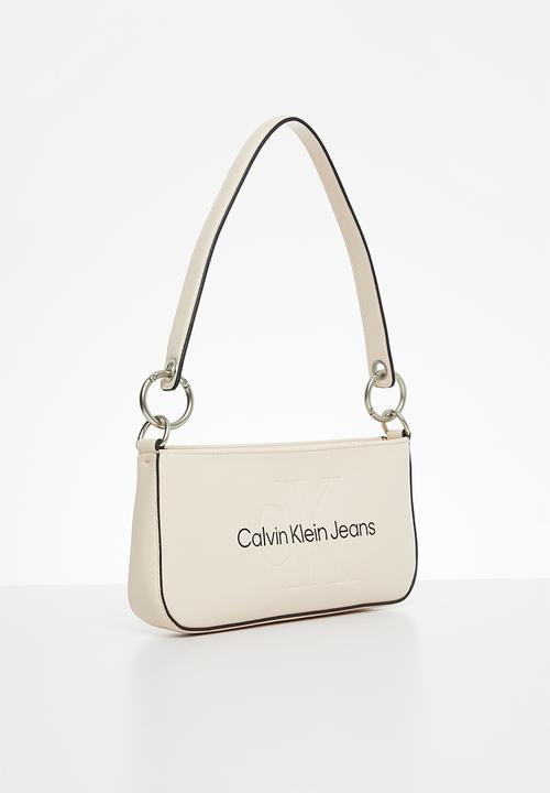 Calvin Klein - Sculpted shoulder pouch25 mono - ballet