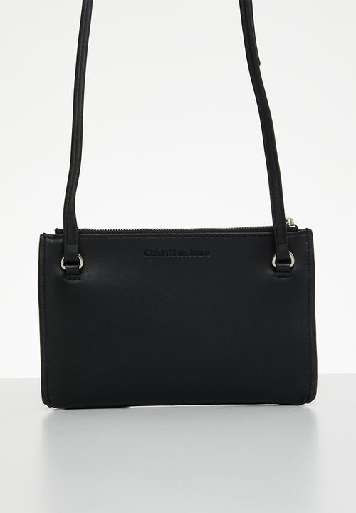 Calvin Klein - Sculpted ew flap xbody mono - fashion black