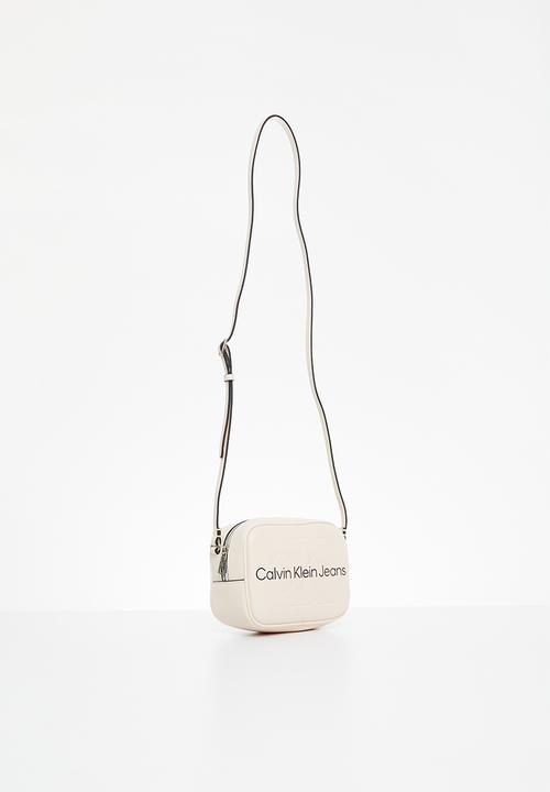 Calvin Klein - Sculpted camera bag18 mono - ballet