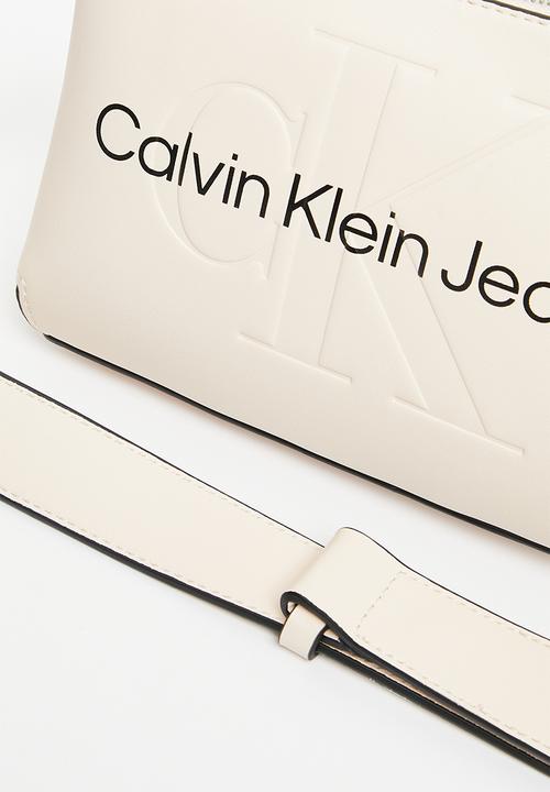 Calvin Klein - Sculpted camera pouch21 mono - ballet