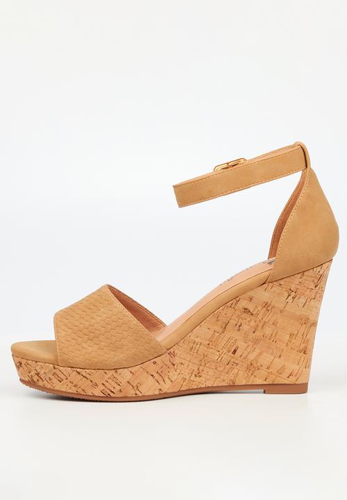 Butterfly Feet - Debra 4 wedge heel - camel