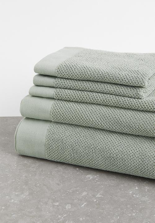 H&M - Cotton terry bath sheet - sage green