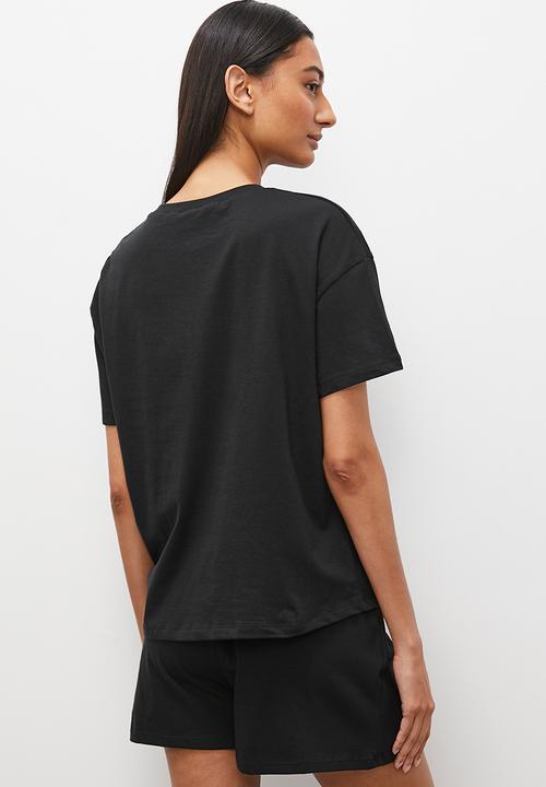 Superbalist - Plain knit short sleeve tee & short set - black