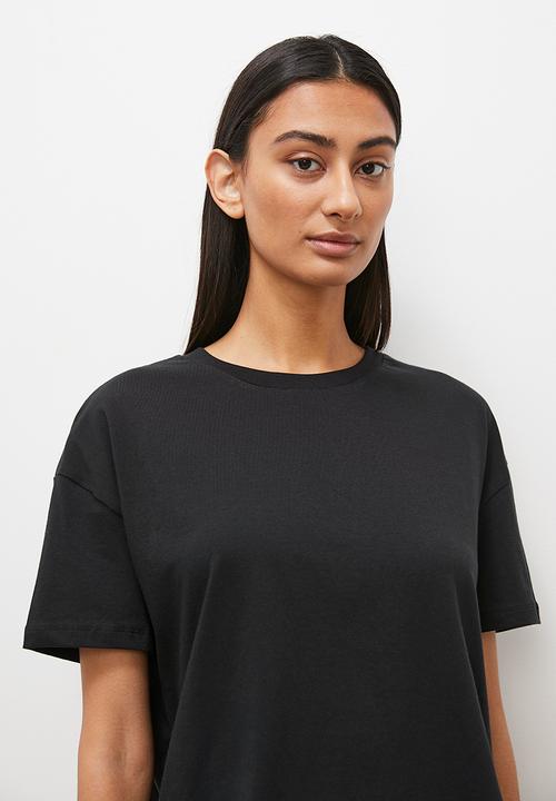 Superbalist - Plain knit short sleeve tee & short set - black