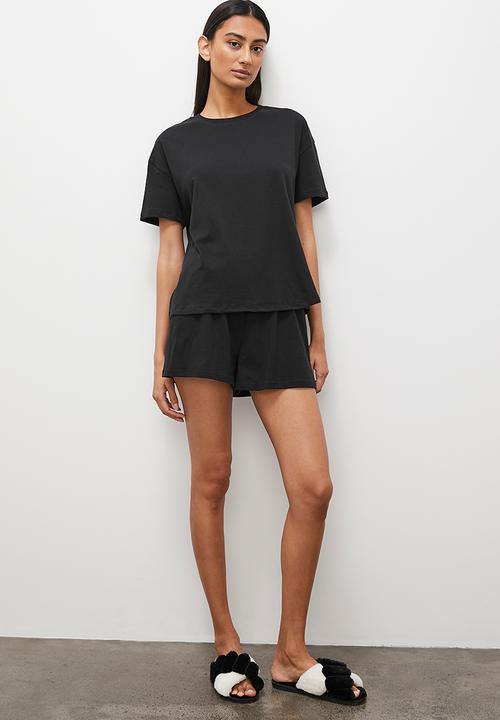 Superbalist - Plain knit short sleeve tee & short set - black