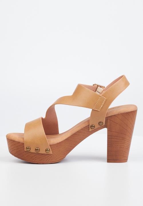 Butterfly Feet - Kayla 1 block heel - beige