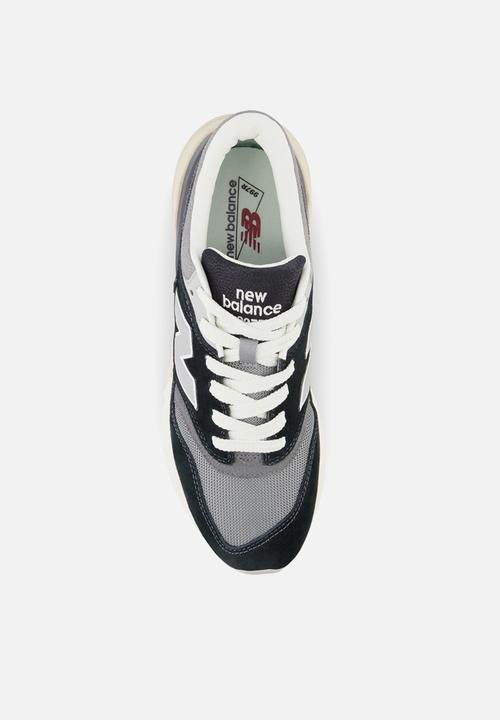 New Balance  - 997R V1 