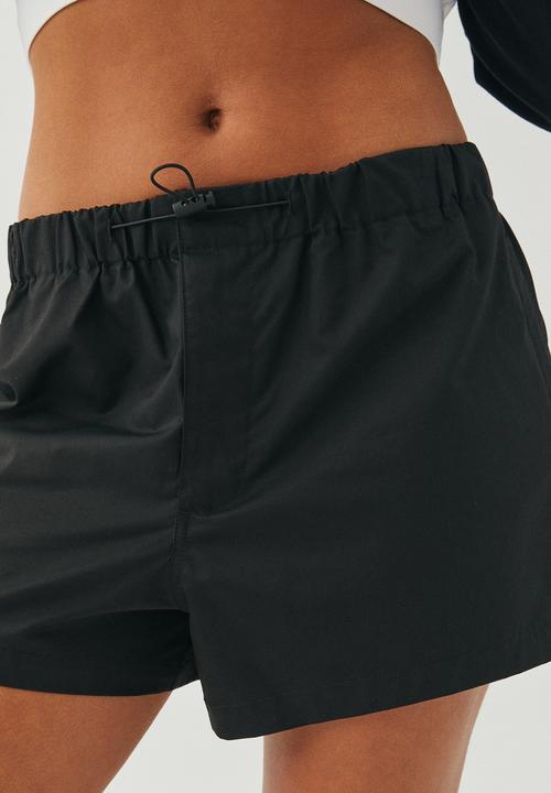 Supré  - Lucy parachute mini short - black