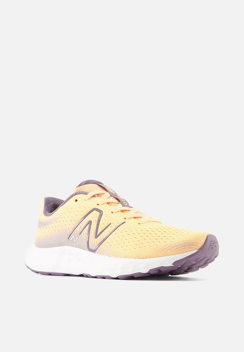 New Balance  - 520 V8 