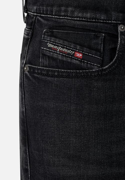 Diesel  - 2019 D-strukt trousers  Slim - black