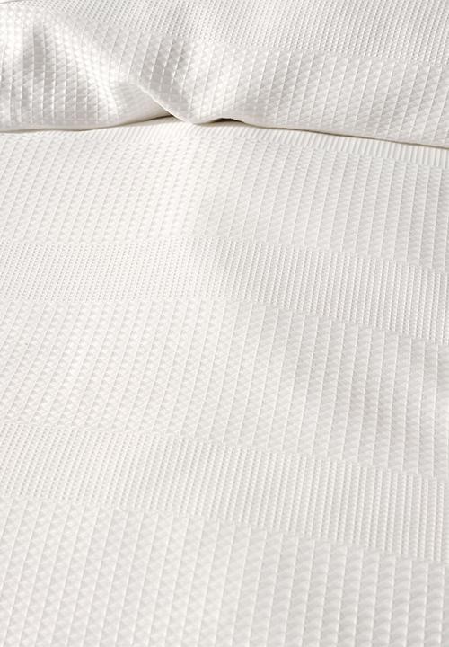 Linen House - Derry waffle duvet cover set - white