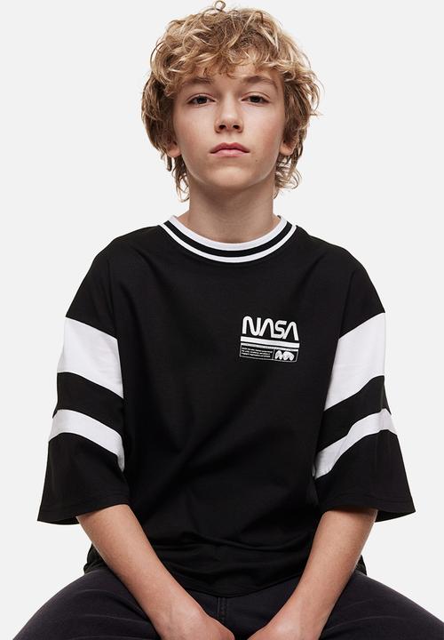 H&M - Oversized printed t-shirt - black / nasa 