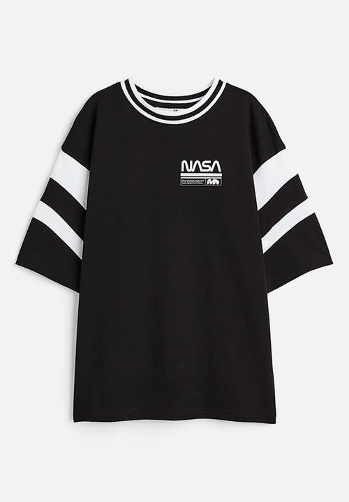 H&M - Oversized printed t-shirt - black / nasa 