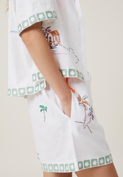 Cotton On - Jetset embroidered short - vacation print