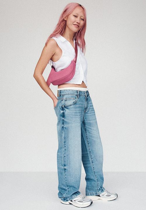 Rubi - Kai mini crescent underarm bag - soft berry