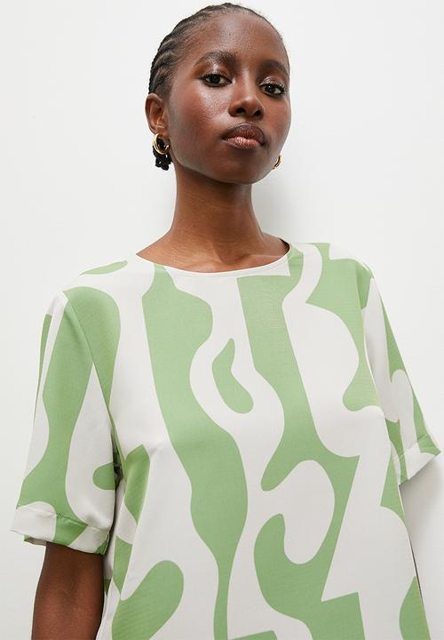 Superbalist - Easy woven tee - green bold geo