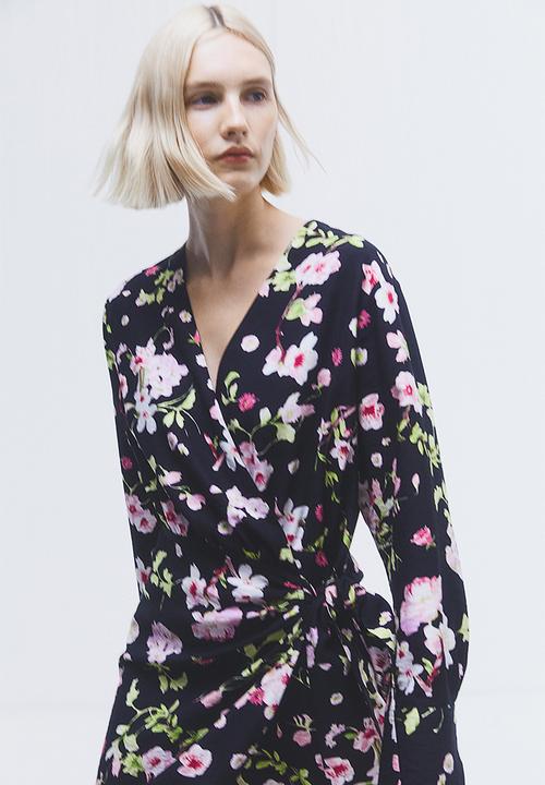 H&M - Tie-detail wrap dress - black/floral 