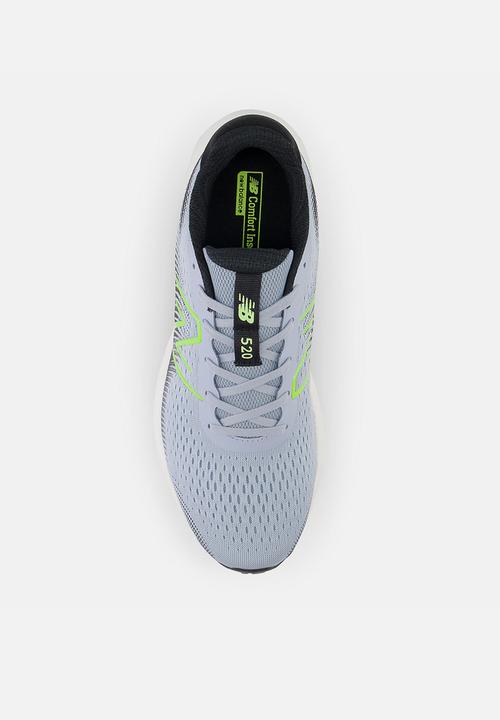 New Balance  - 520 V8