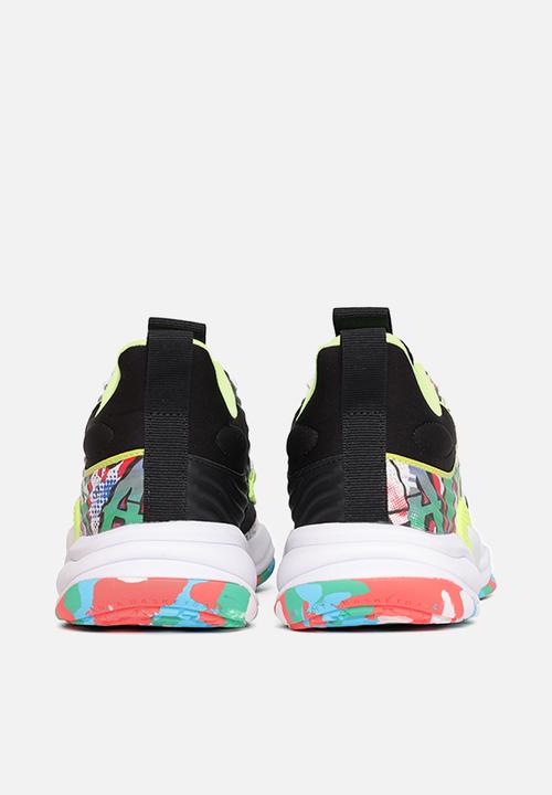 Anta - Basketball shoes - white/black/fluorescent green 