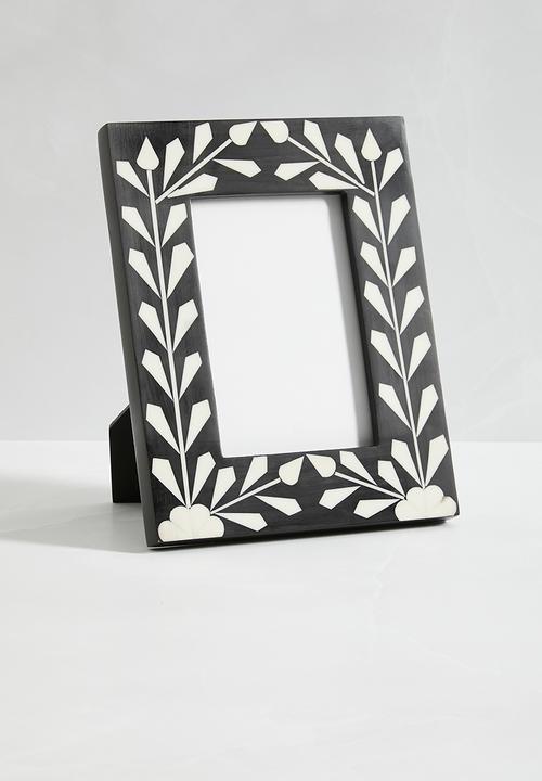 Sixth Floor - Ada resin frame - black