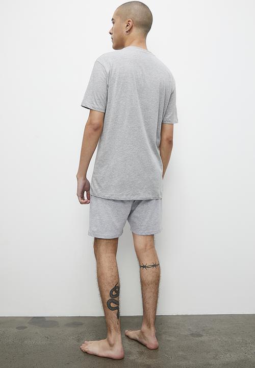 Superbalist - Regular fit knit sleep shorts & V- neck T-shirt set - grey melange