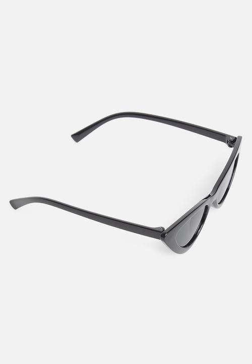 Pop Candy - Girls cat eye shaped sunglasses - black