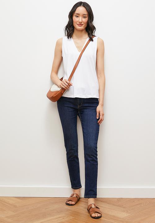 edit - V-neck relaxed vest - white