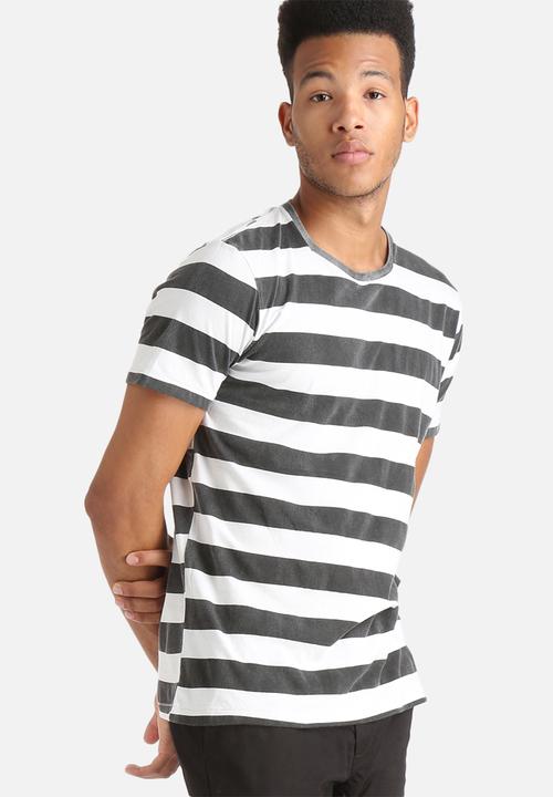 Globe - Moonshine Tee