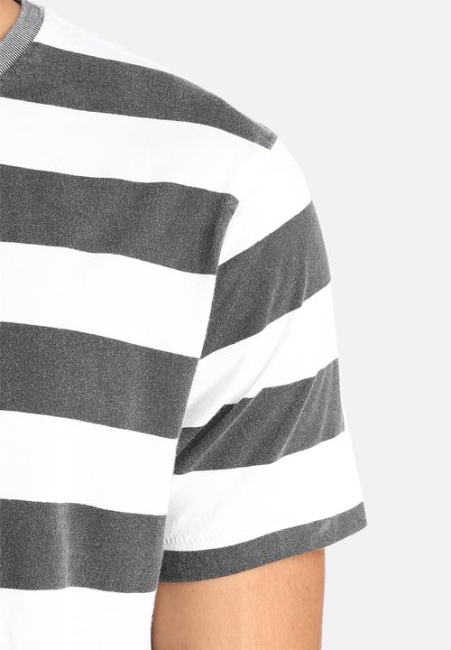 Globe - Moonshine Tee