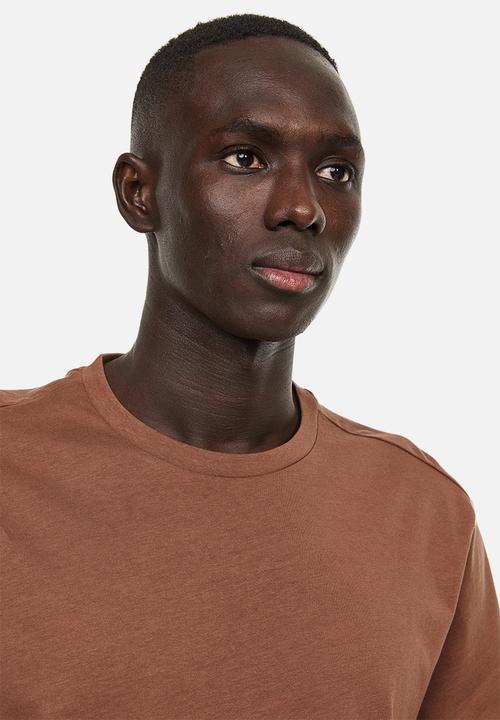 H&M - Regular fit round-neck T-shirt - brown