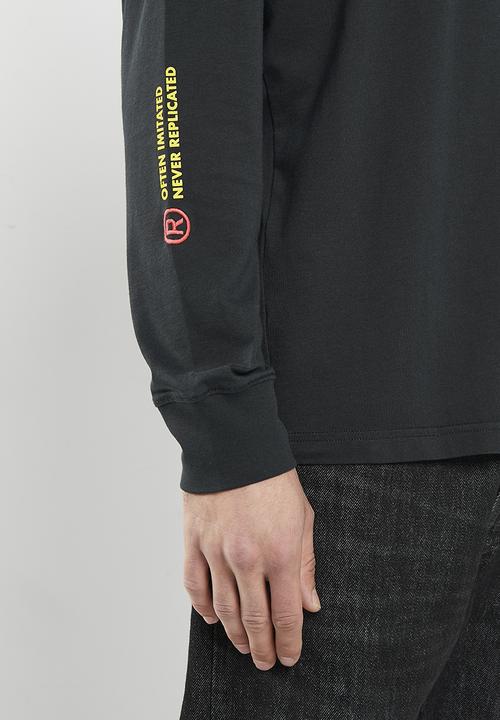 Levi’s® - Relaxed long sleeve graphic tee z poster logo - black