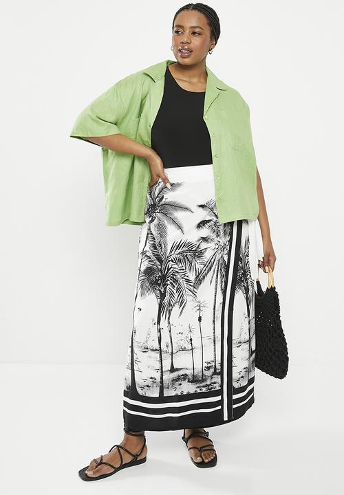 Me&B - Plus midi wrap skirt with tie detail - stripe palm