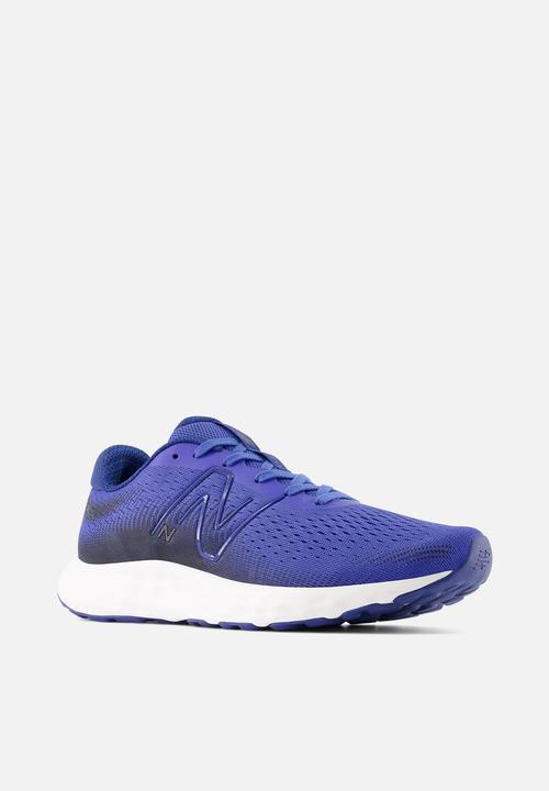 New Balance  - 520 V8