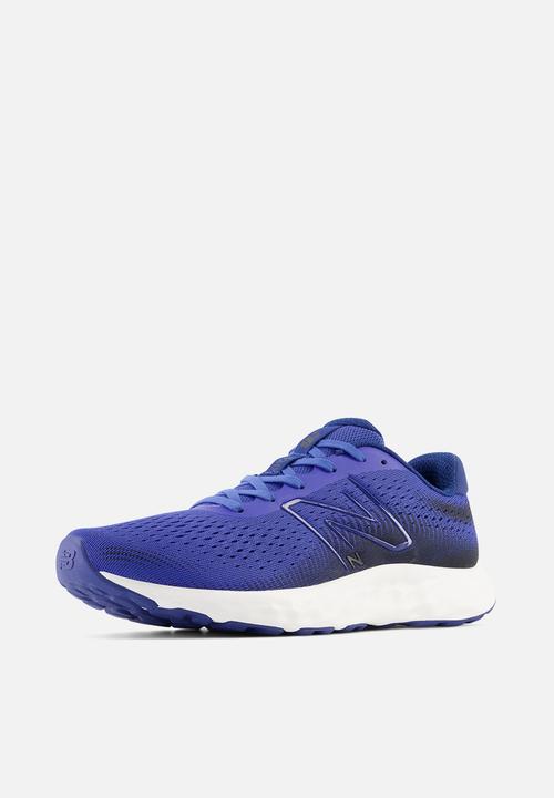New Balance  - 520 V8