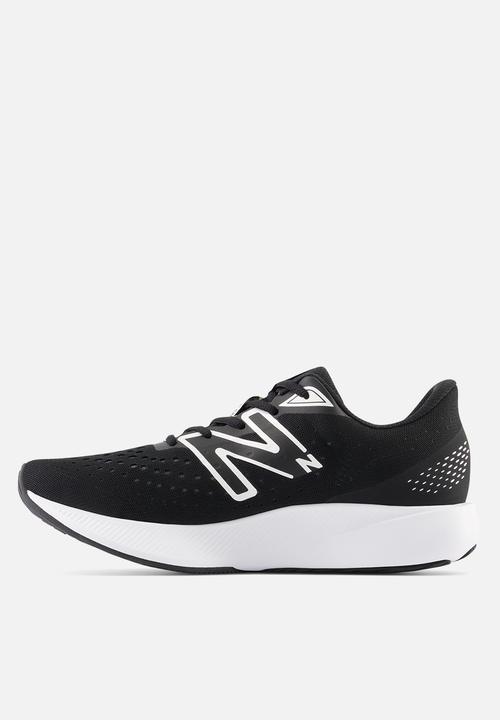 New Balance  - Dynasoft Pesu v2 