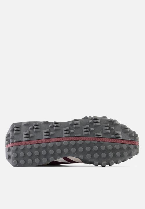 New Balance  - XC72 Familiar Ground 