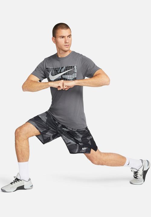Nike - Dri-FIT camo fitness t-shirt - grey