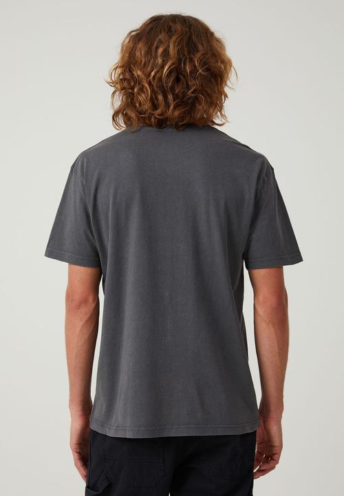 Cotton On - Mack trucks loose fit t-shirt - lcn mac faded slate / chrome