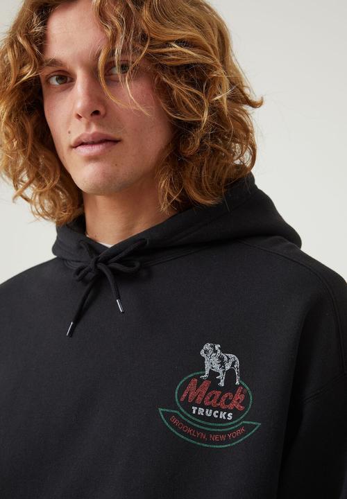 Cotton On - Mack trucks oversized hoodie - lcn mac black / built like a mac truck
